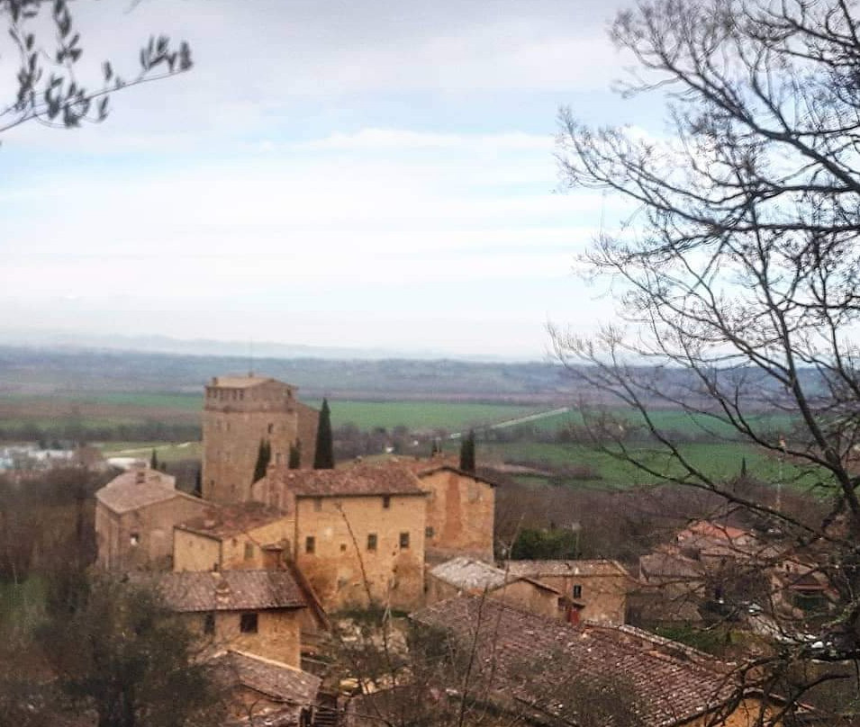 Castello del Poggiarello di Stigliano-Stigliano必去景点