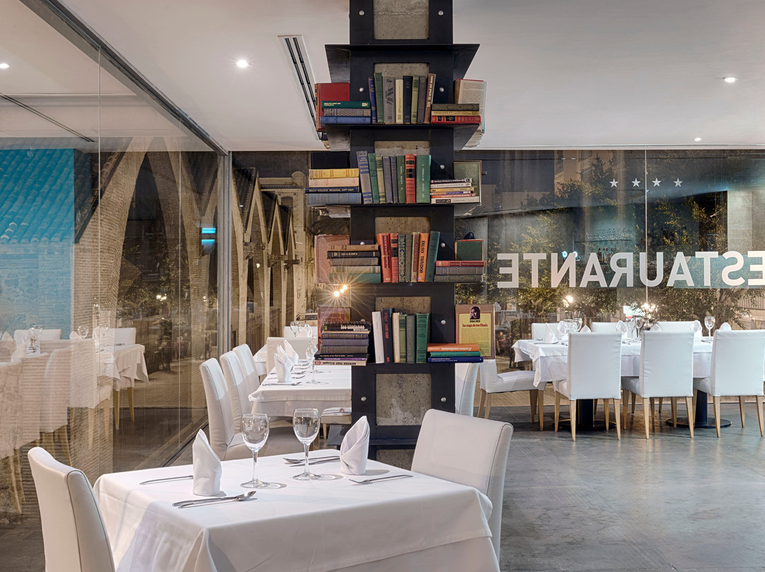 Sea You Hotel Port Valencia主图