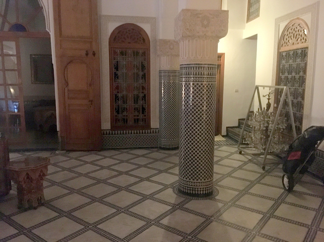 里亚德博斯坦酒店主图