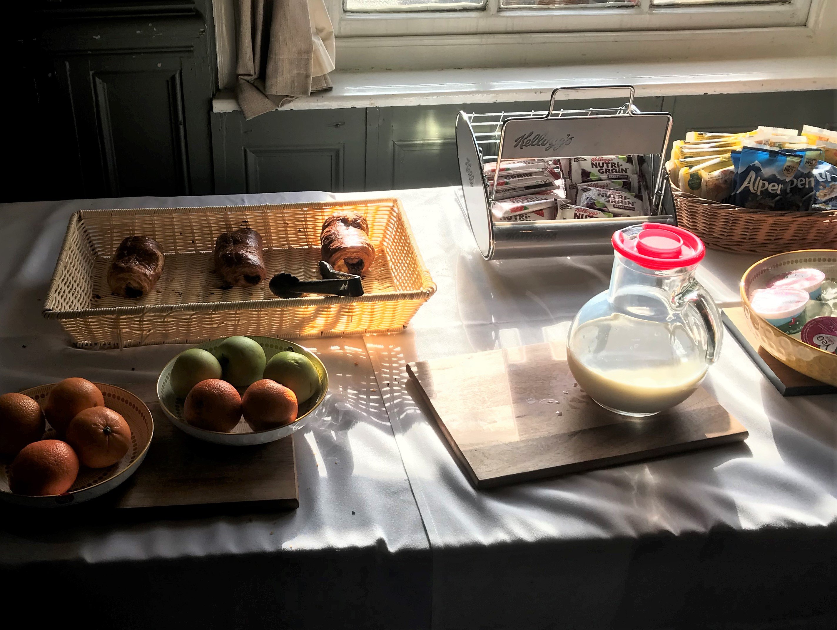 鲁比因斯肯普旅馆，邓彻奇-餐饮