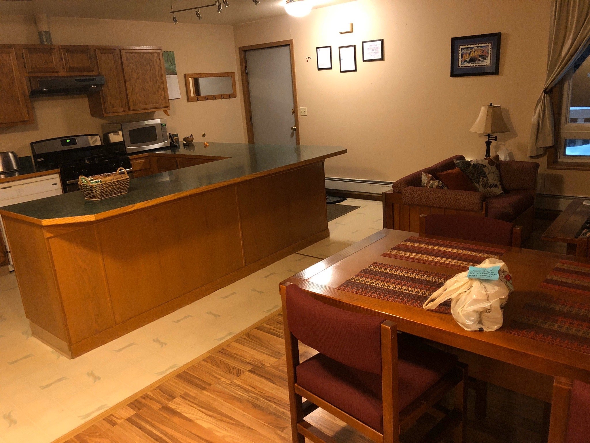 Sleepy Salmon Bed & Breakfast-官方