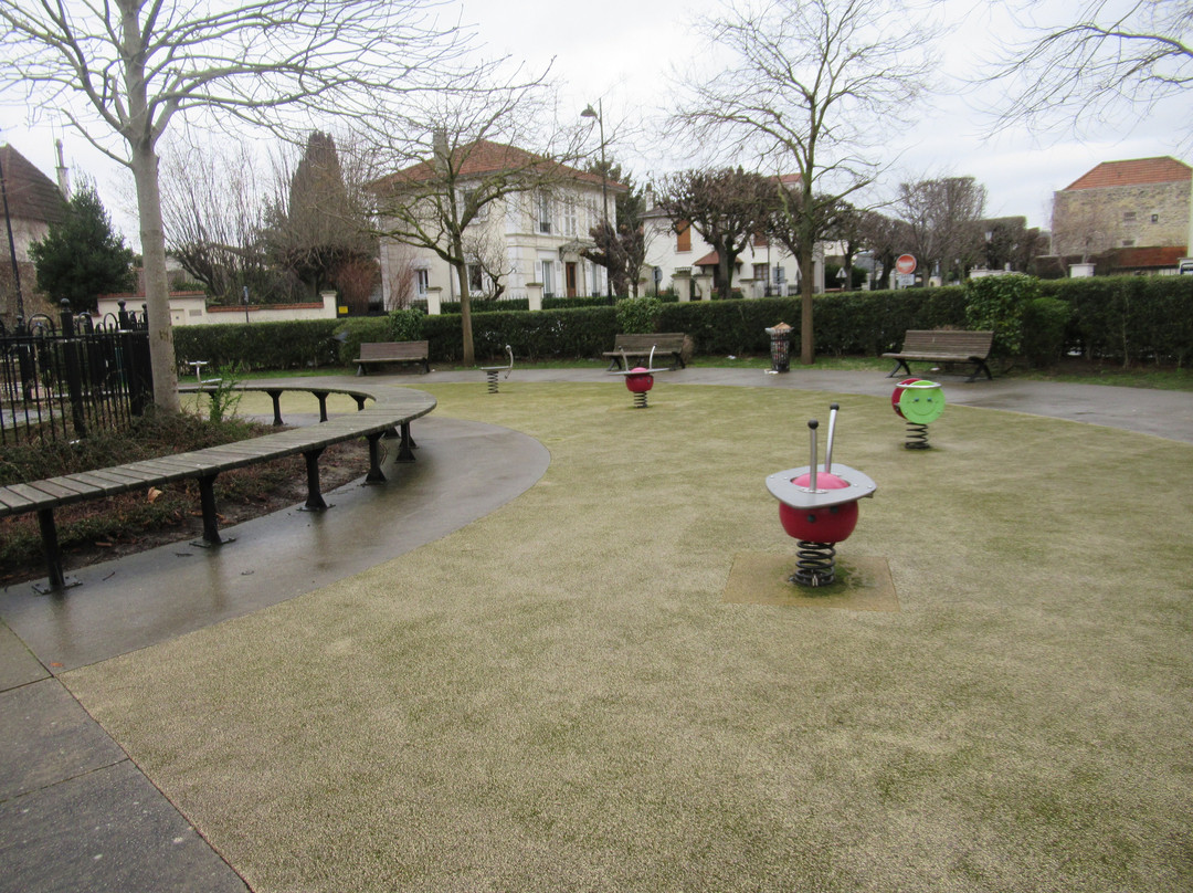 Square Palissy-Joinville-le-Pont必去景点