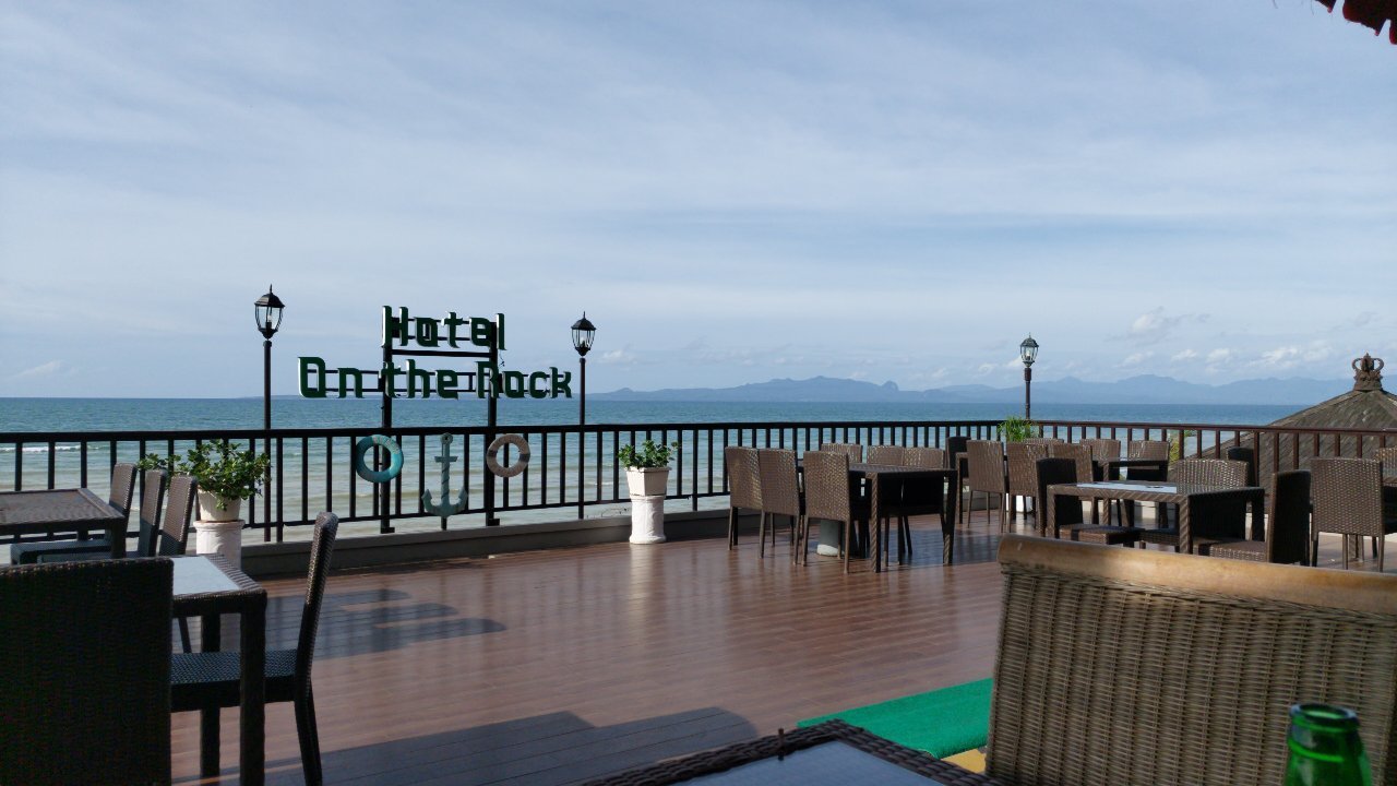 普拉桑迪岩石酒店-官方