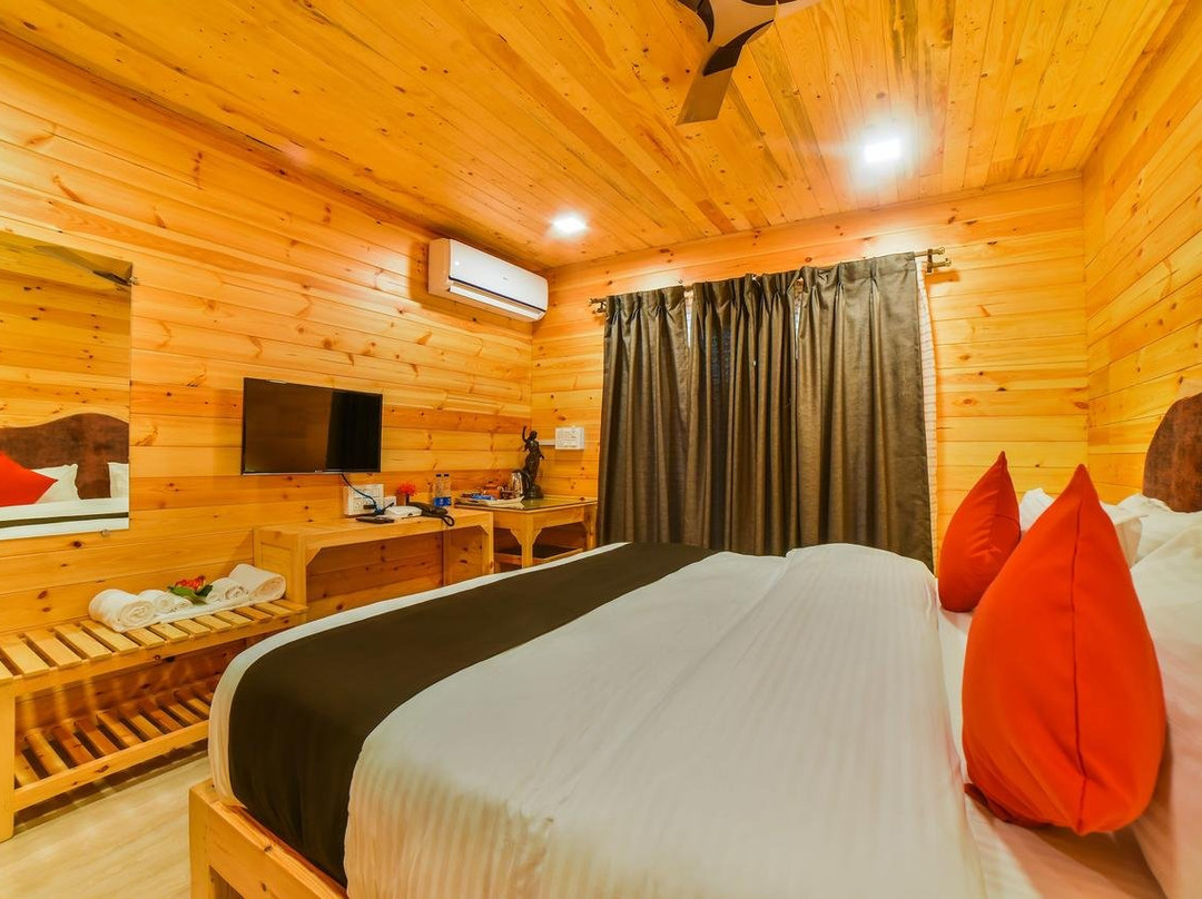 The Emerald Morjim主图