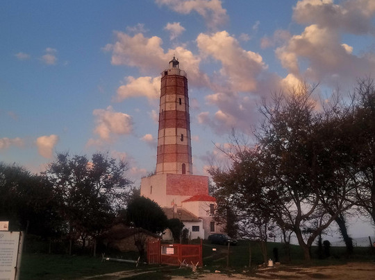 Travelness-瓦尔纳必去景点