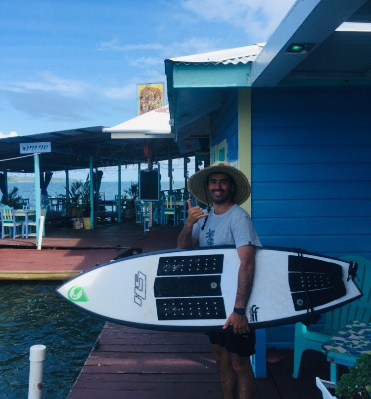 Mono Loco Surf School景点图片