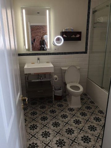 波拿巴特酒店-浴室