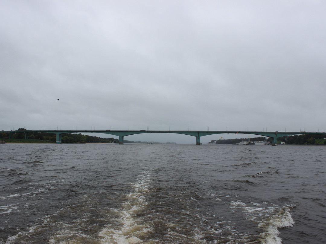 Oktyabrskiy Bridge-雅罗斯拉夫必去景点