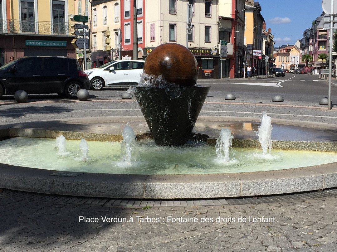 Fontaine des Droits de l'Enfant-塔布必去景点