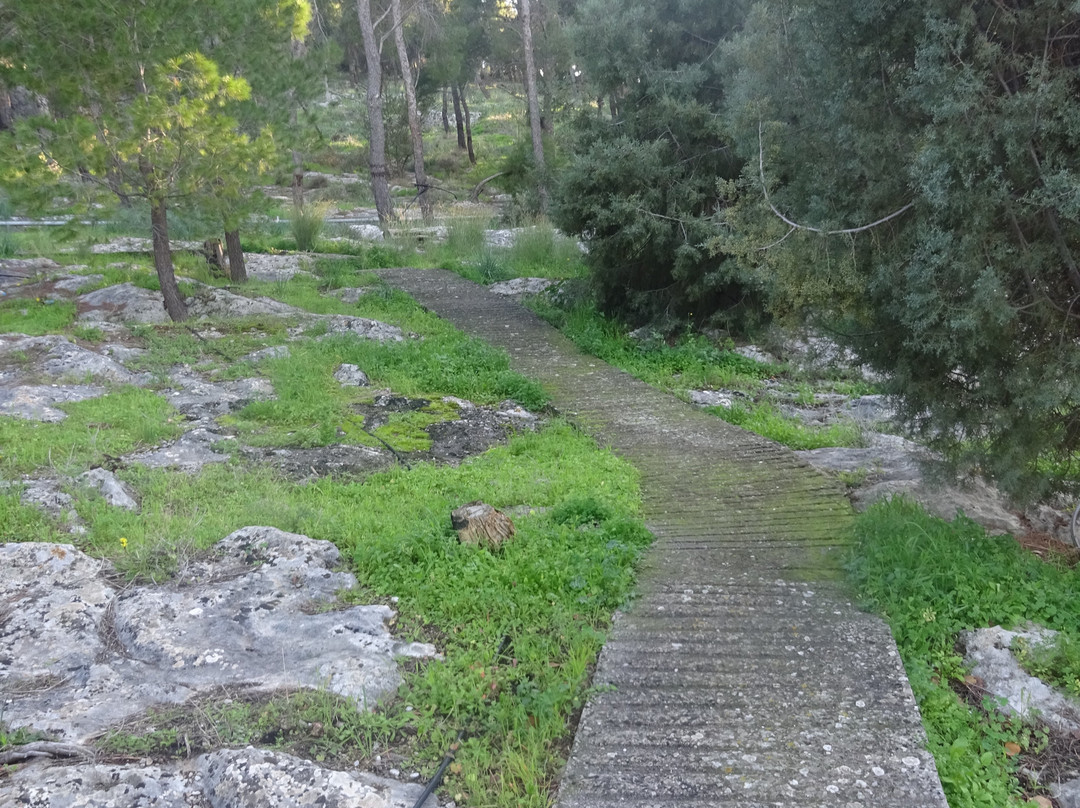 O Tafos tou Lokrou-Galaxidi必去景点