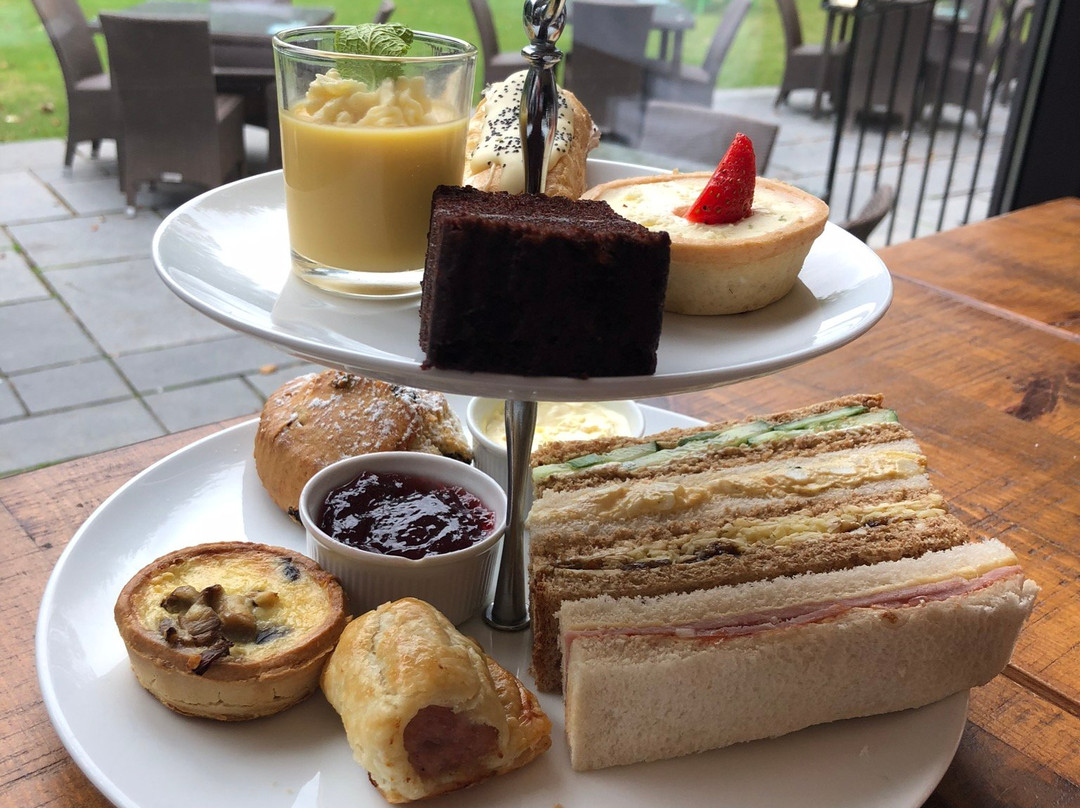 Riverside House Hotel主图