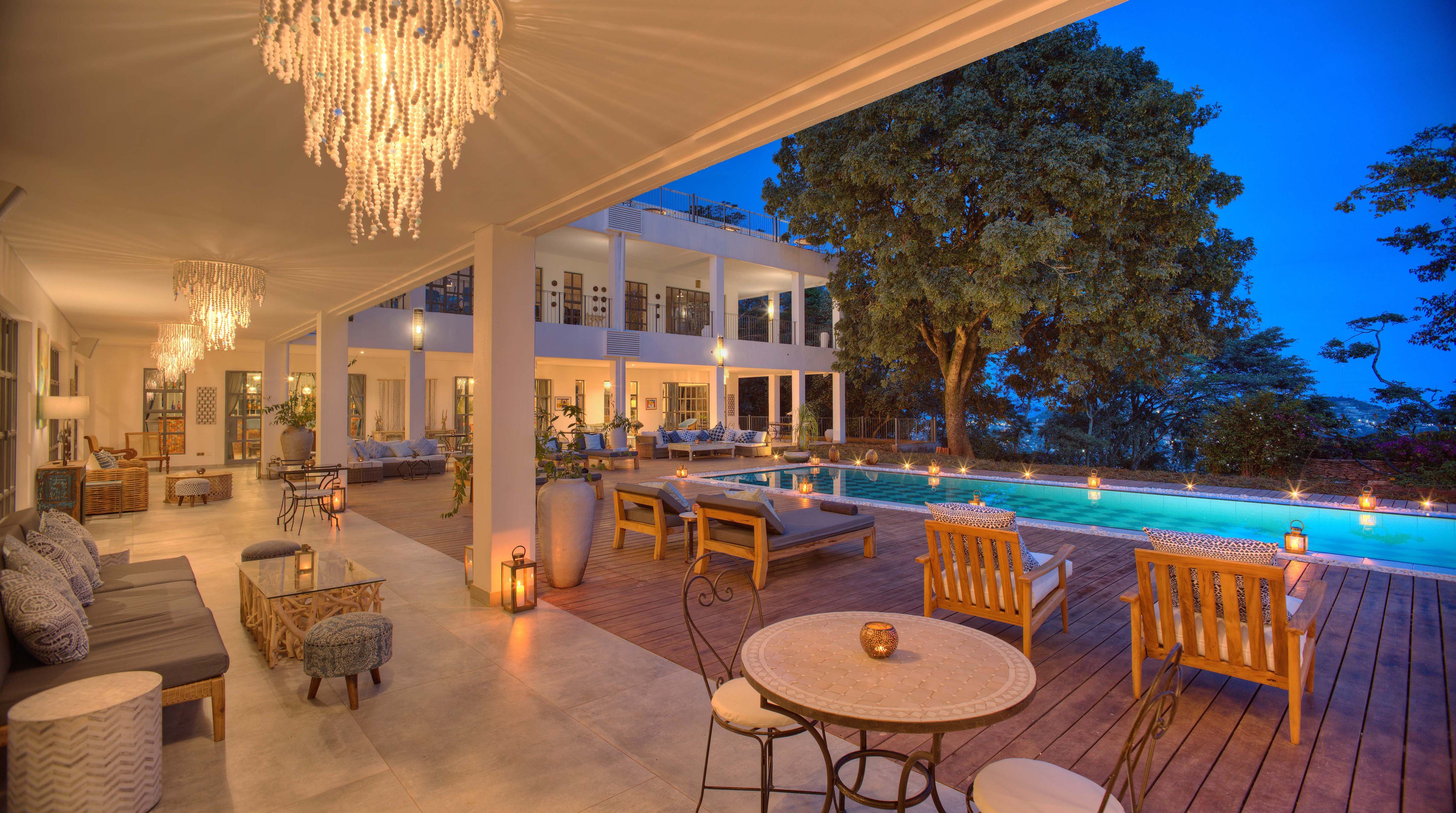 Latitude 0 Degrees Hotel-官方
