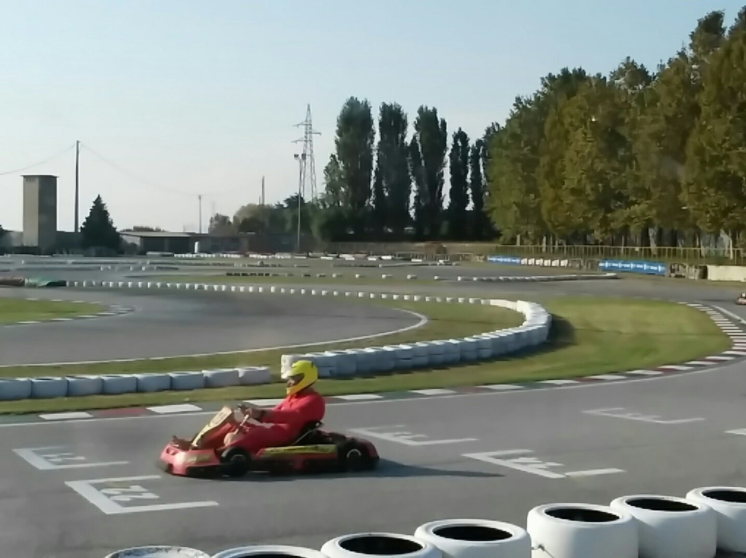 Kartodromo Happy Valley景点图片
