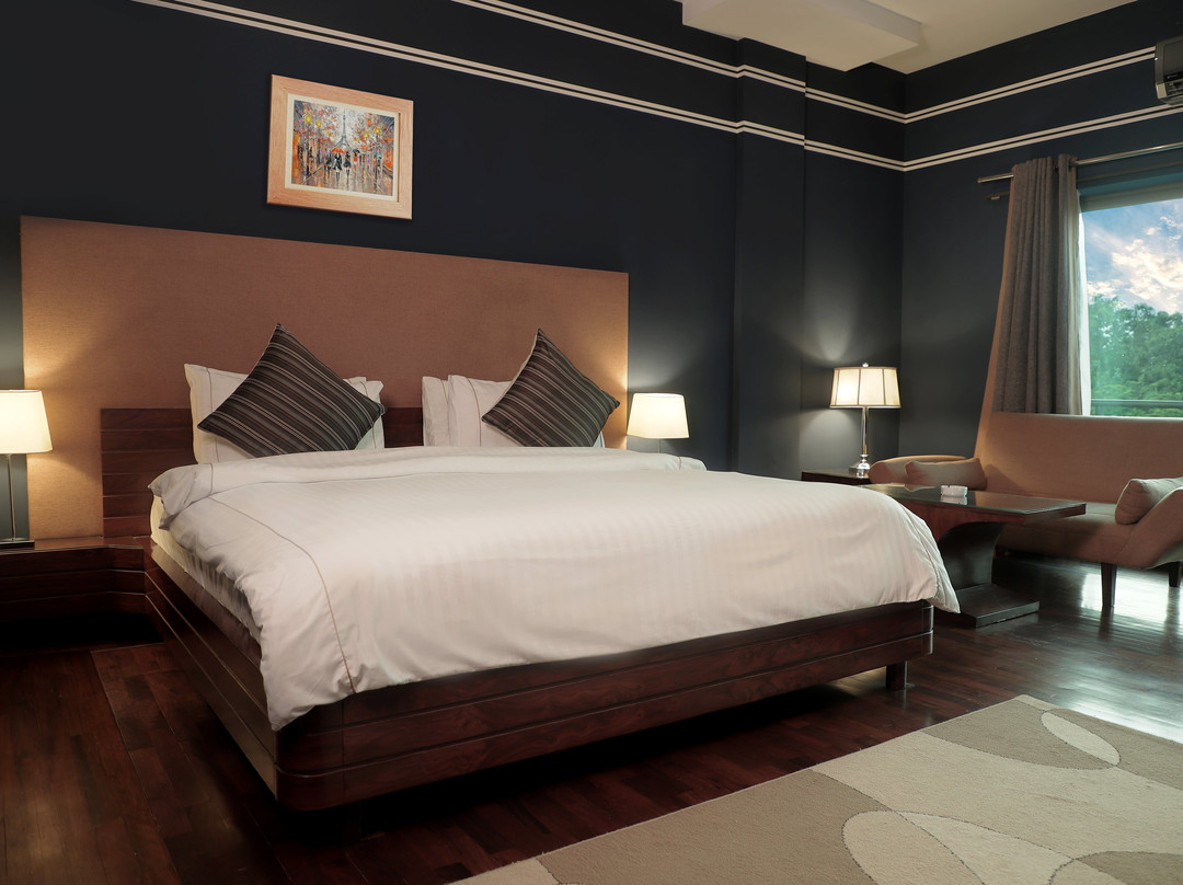 瑞斯登西酒店主图