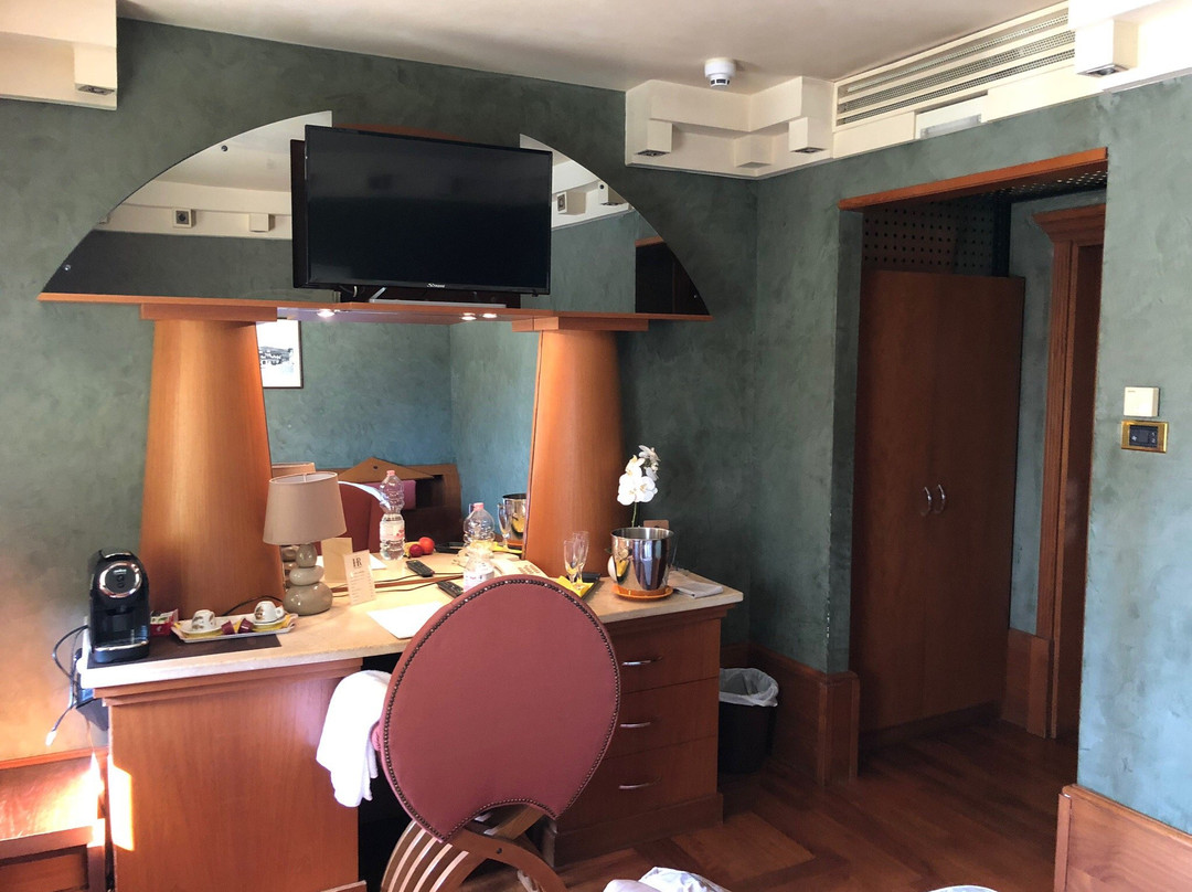 HR Hotel主图