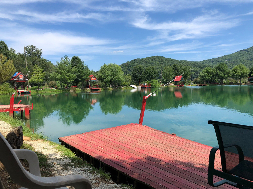 Crab Creek Catfish Pond景点图片