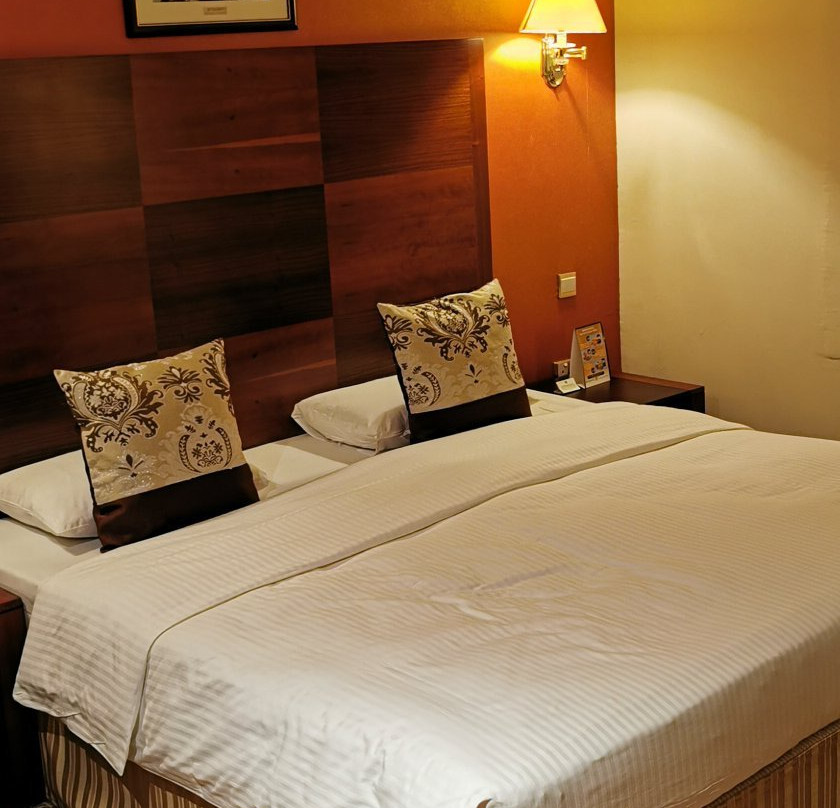 麦吉安大陆酒店主图