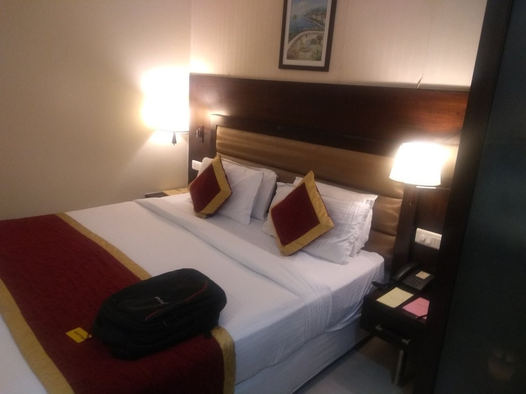 Royal Reve Hotel主图