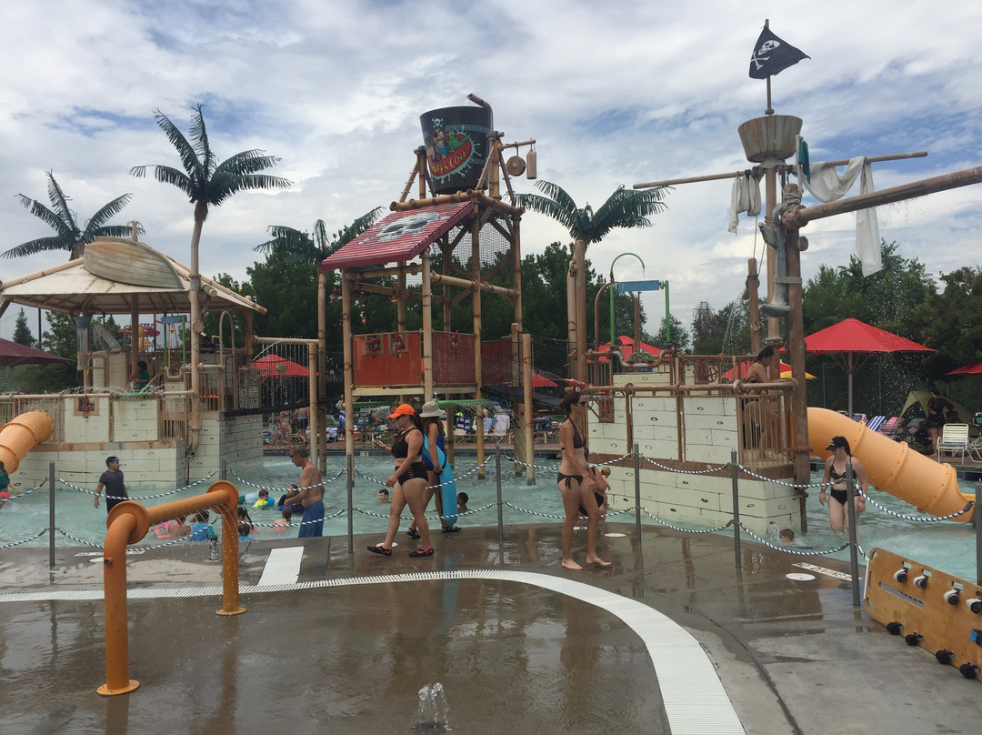 Pirates Cove Family Fun Aquatic Center-恩格尔伍德必去景点