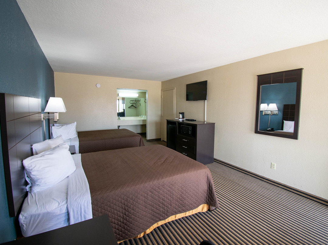 Countryside Inn主图