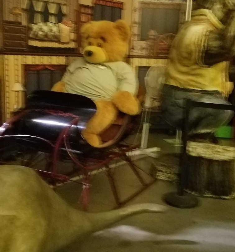 Bear Hotel Artworks Museum-格兰茨帕斯必去景点