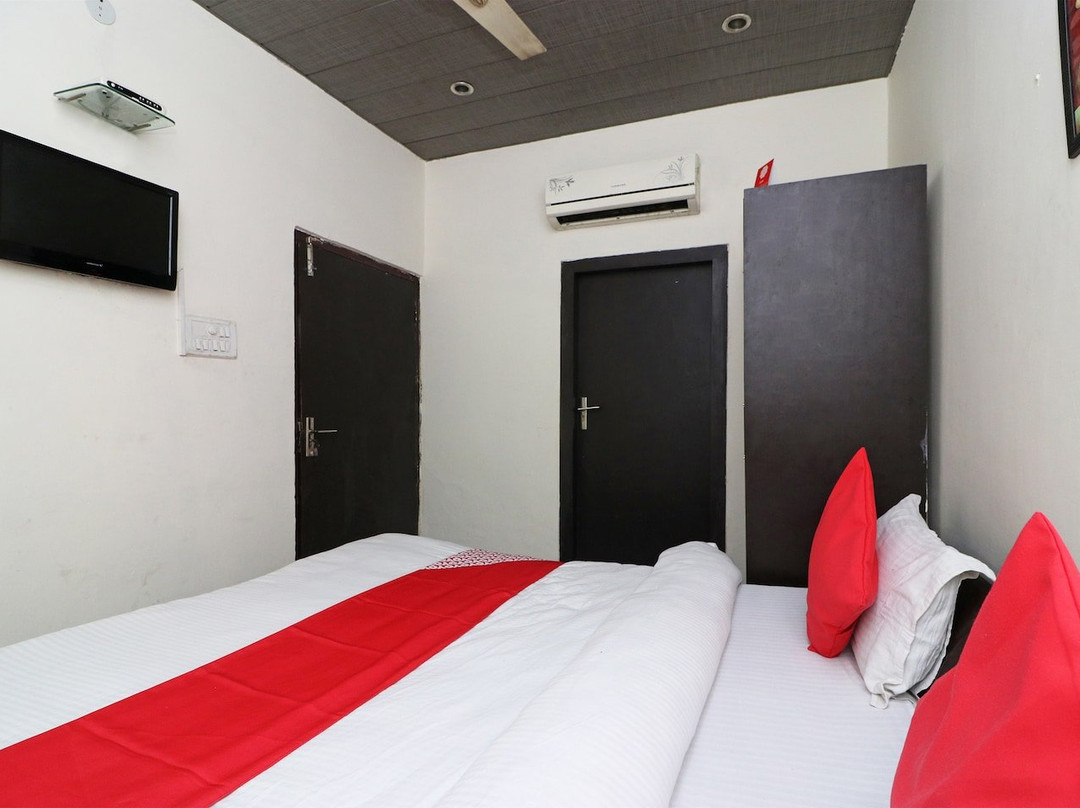 OYO Townhouse 898 Hotel Alpine主图