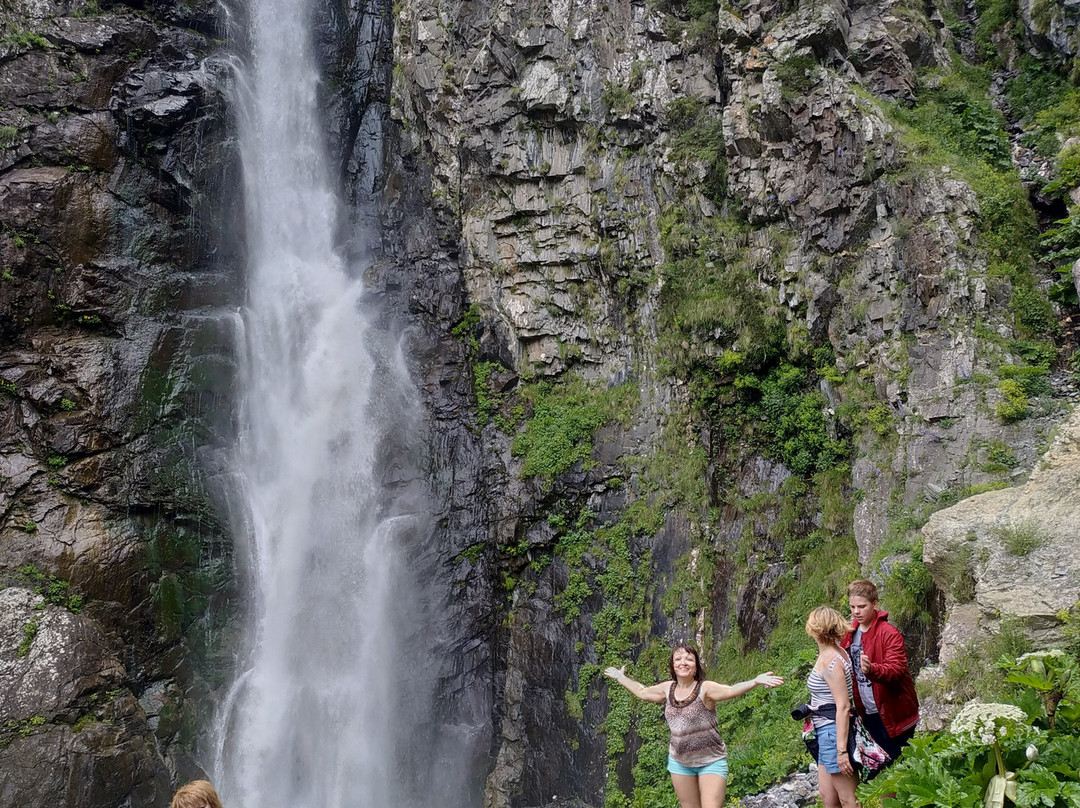Gveleti Waterfall景点图片