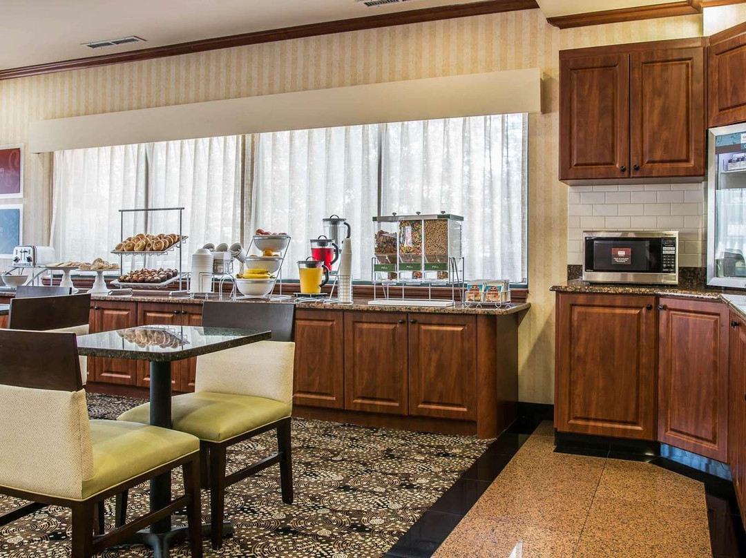 Comfort Suites Canton - Detroit主图