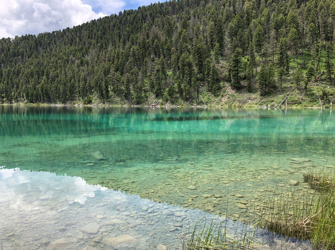 Wade Lake景点图片