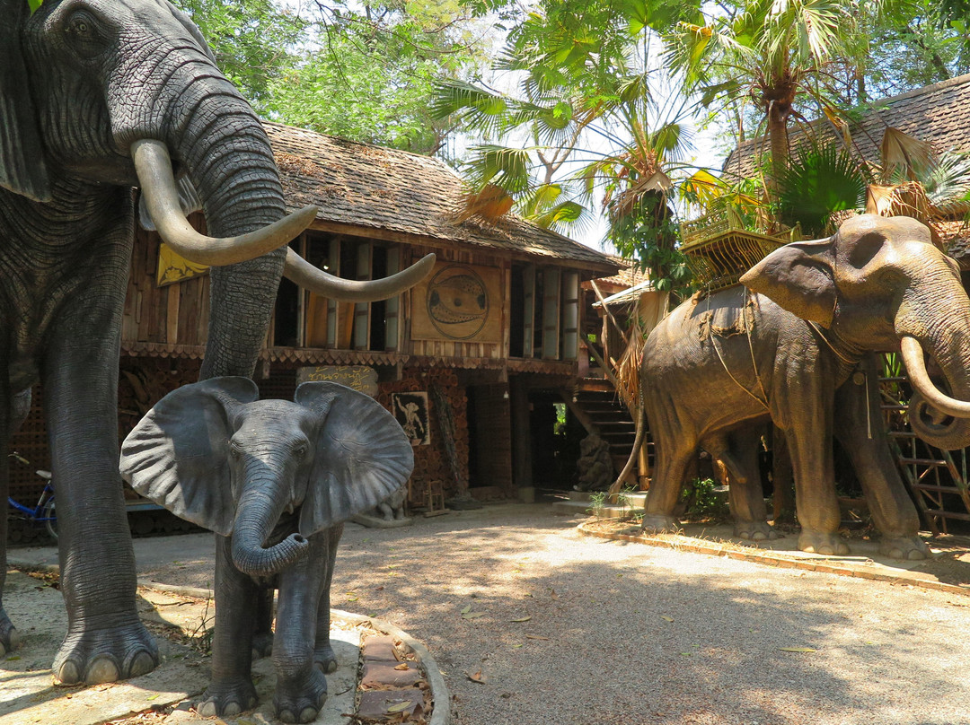 Baan Jang Nak - A Museum of Elephant Wood Carvings景点图片