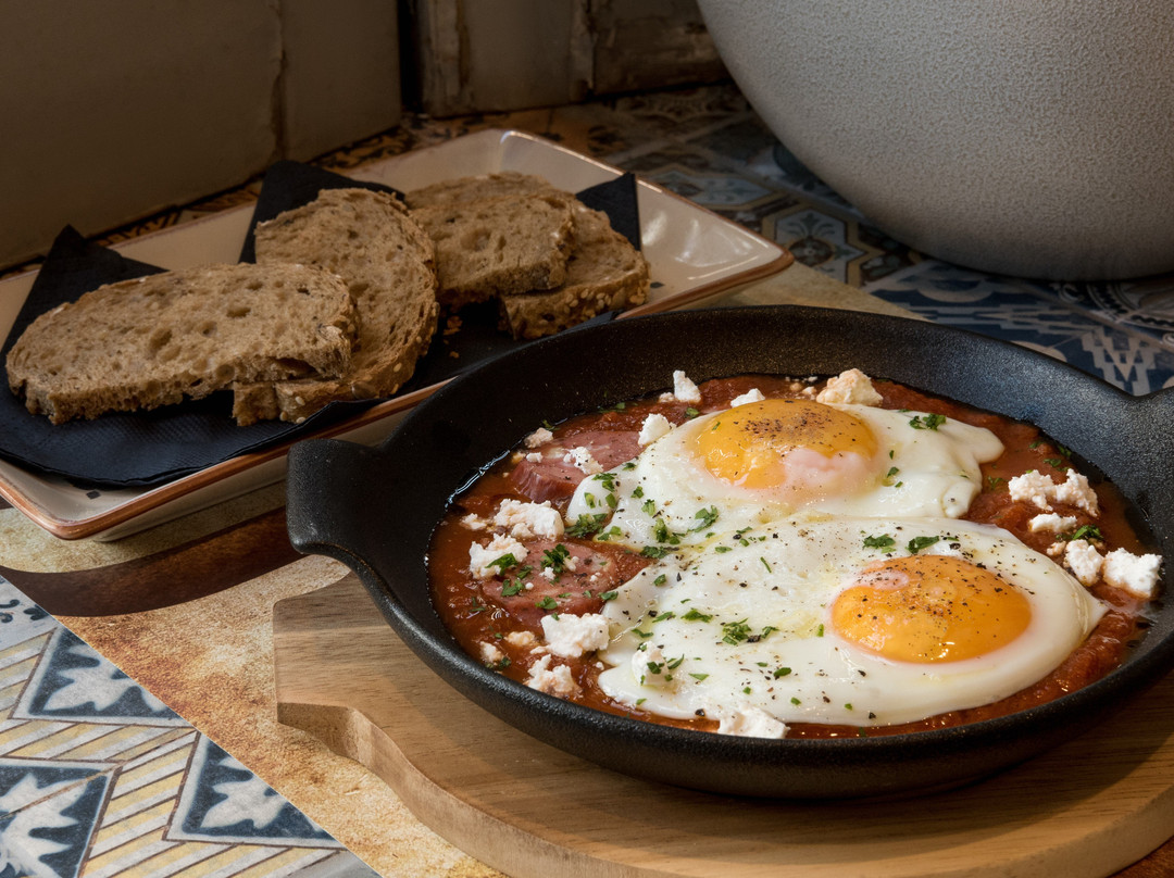 Dali Business Resto Bar