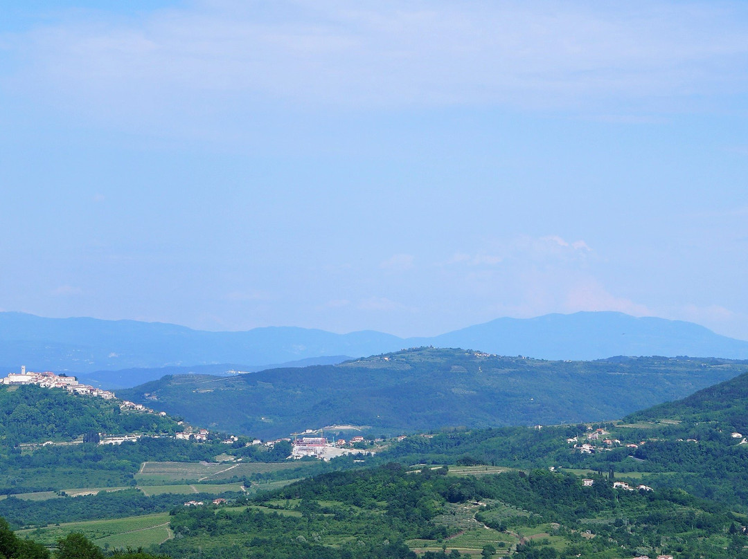 Montona Tours - Rent a Bike Point Motovun-Motovun必去景点