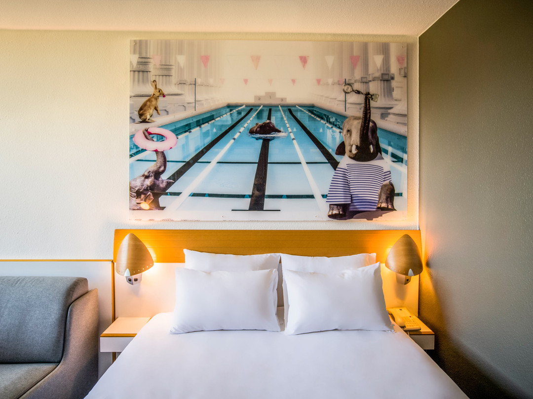 诺沃特梅兹豪康库特酒店主图