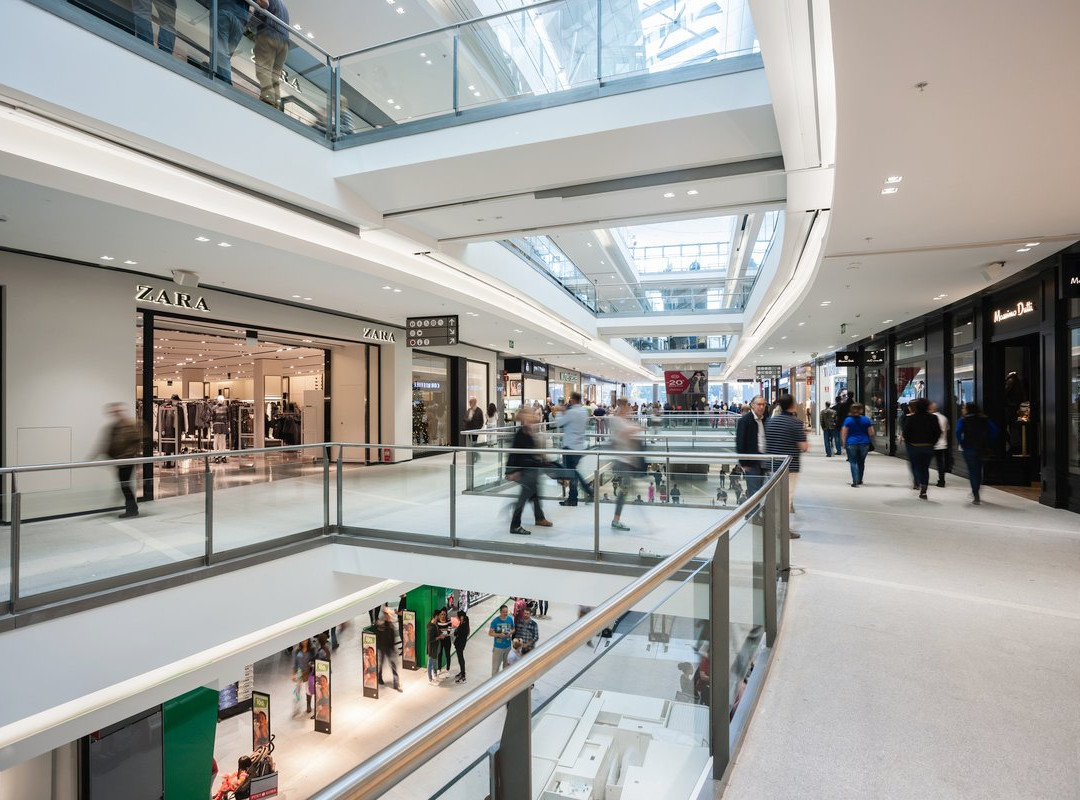 La Fira Centre Comercial-雷乌斯必去景点