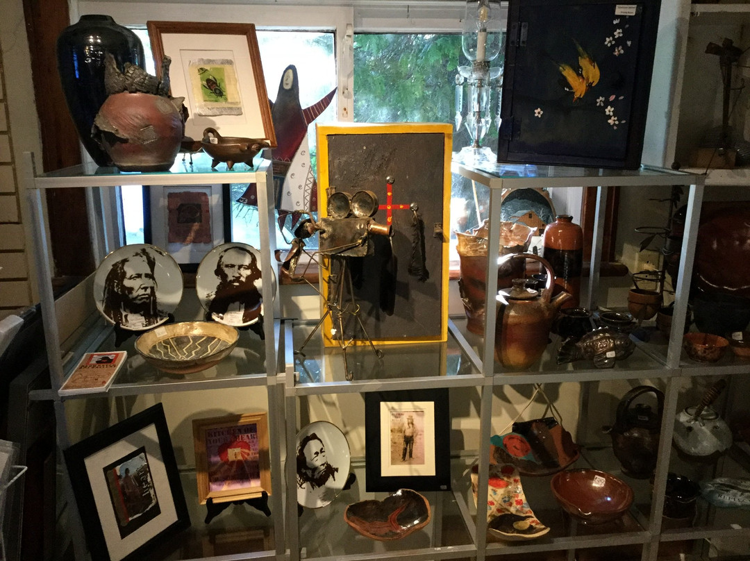 Southbay Gallery景点图片