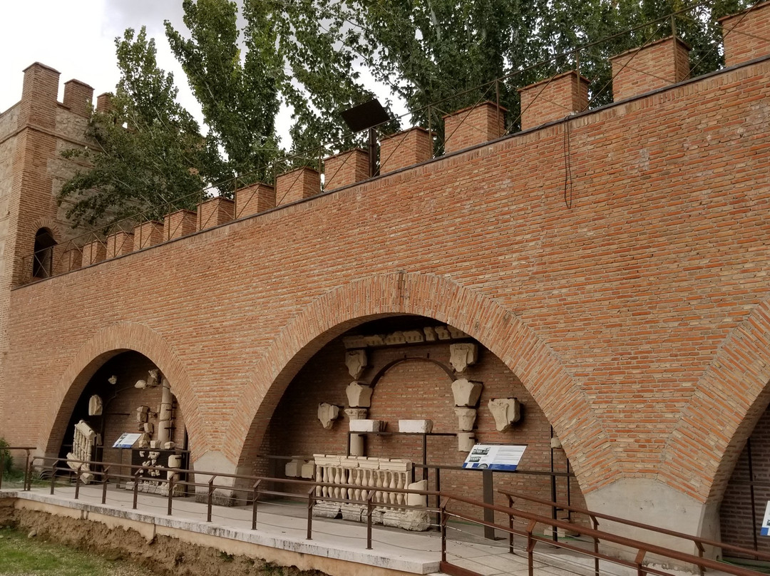 Murallas de la Ciudad-阿尔卡拉-德-哈纳雷斯必去景点