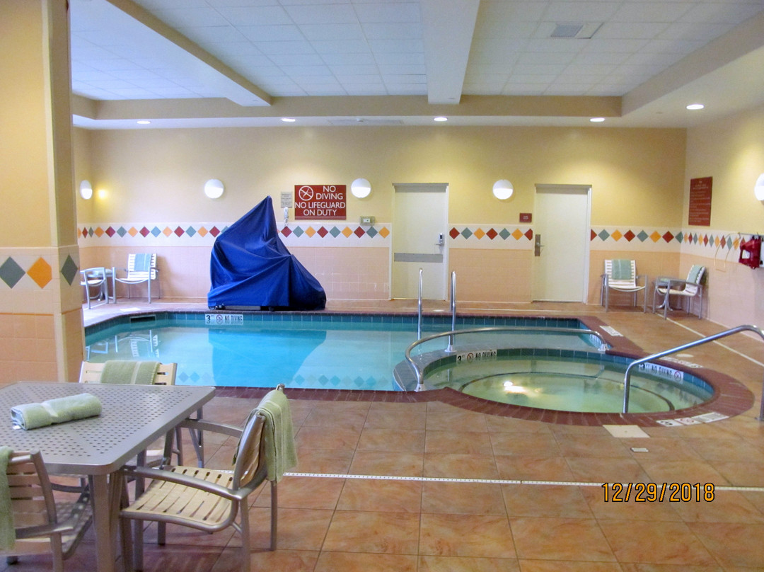 特雷霍特希尔顿花园旅馆主图