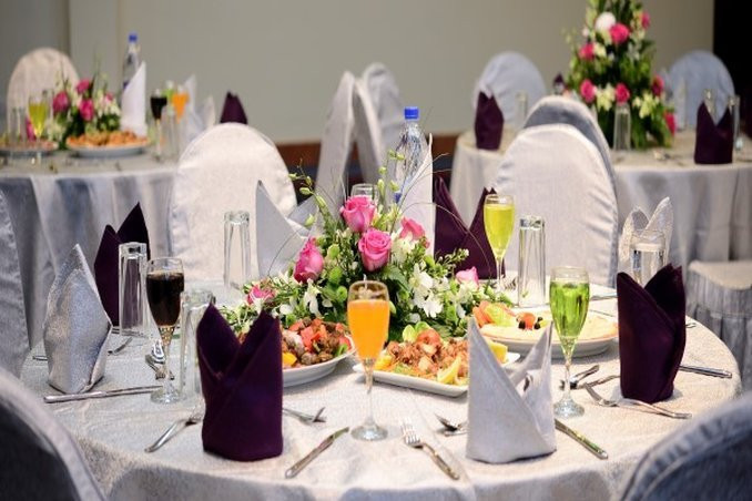 苏尔海滩假日度假酒店主图