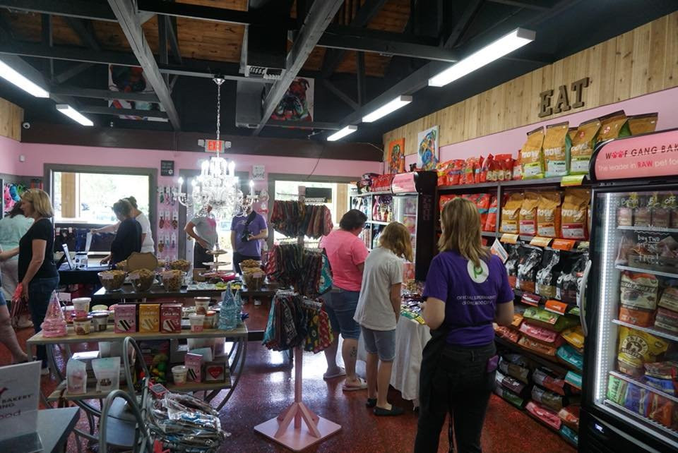 Woof Gang Bakery & Grooming-Longwood必去景点