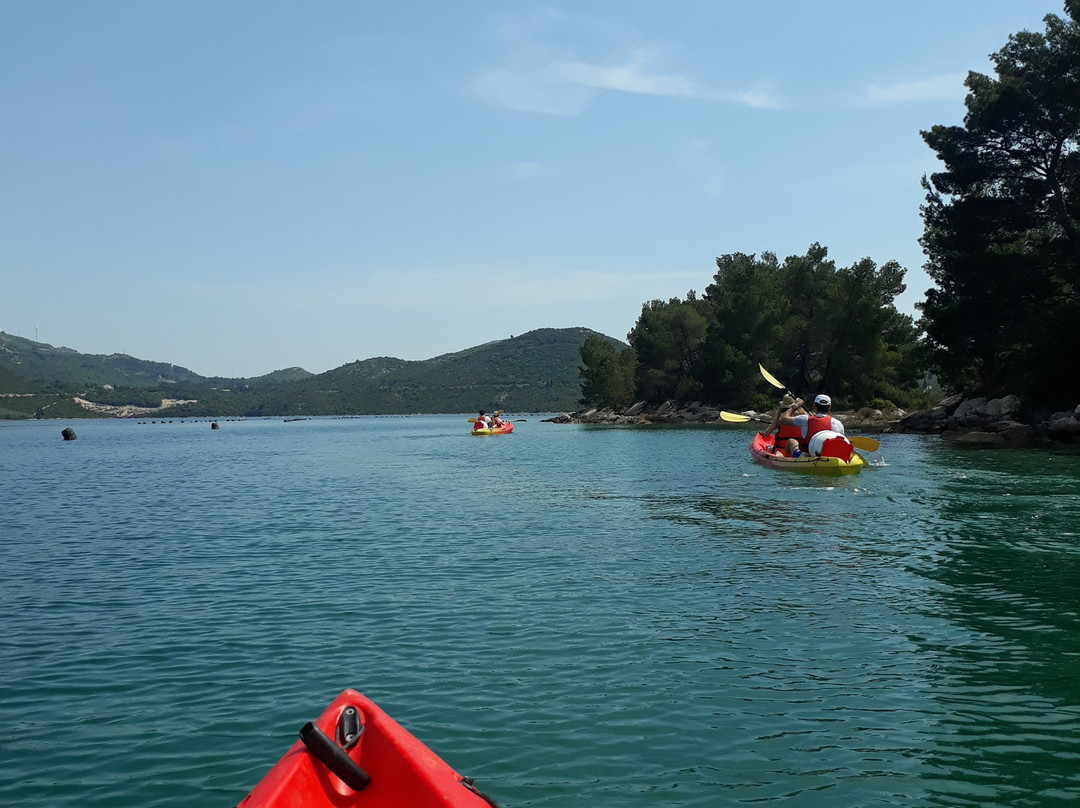 Kayaking Ston景点图片