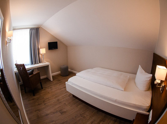 赫希酒店餐厅主图