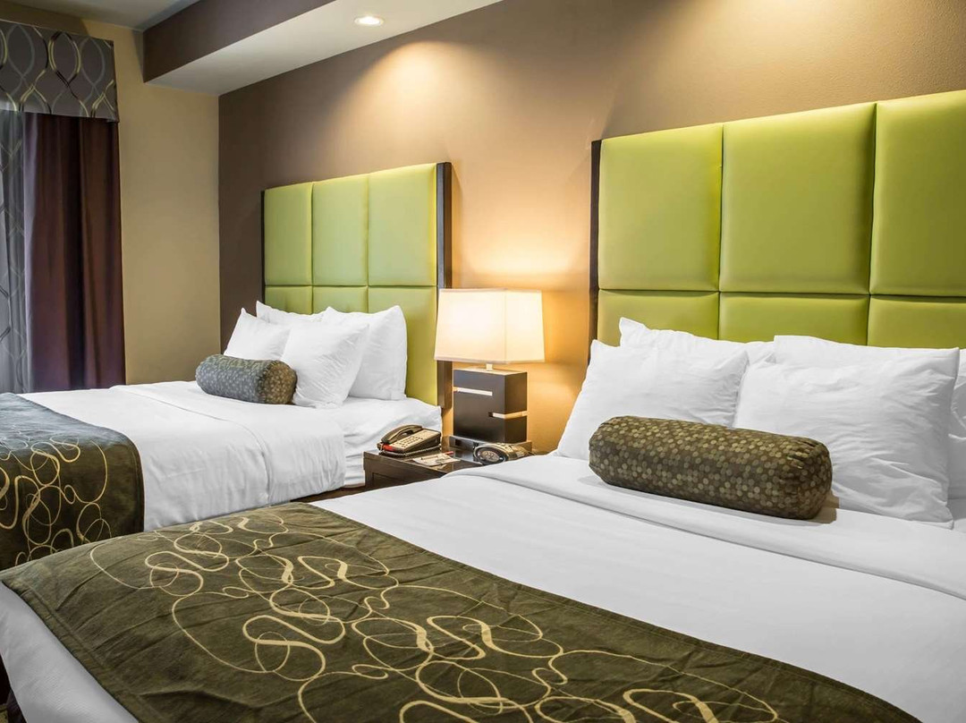 贝斯特韦斯特普勒斯河滨旅馆及套房酒店主图