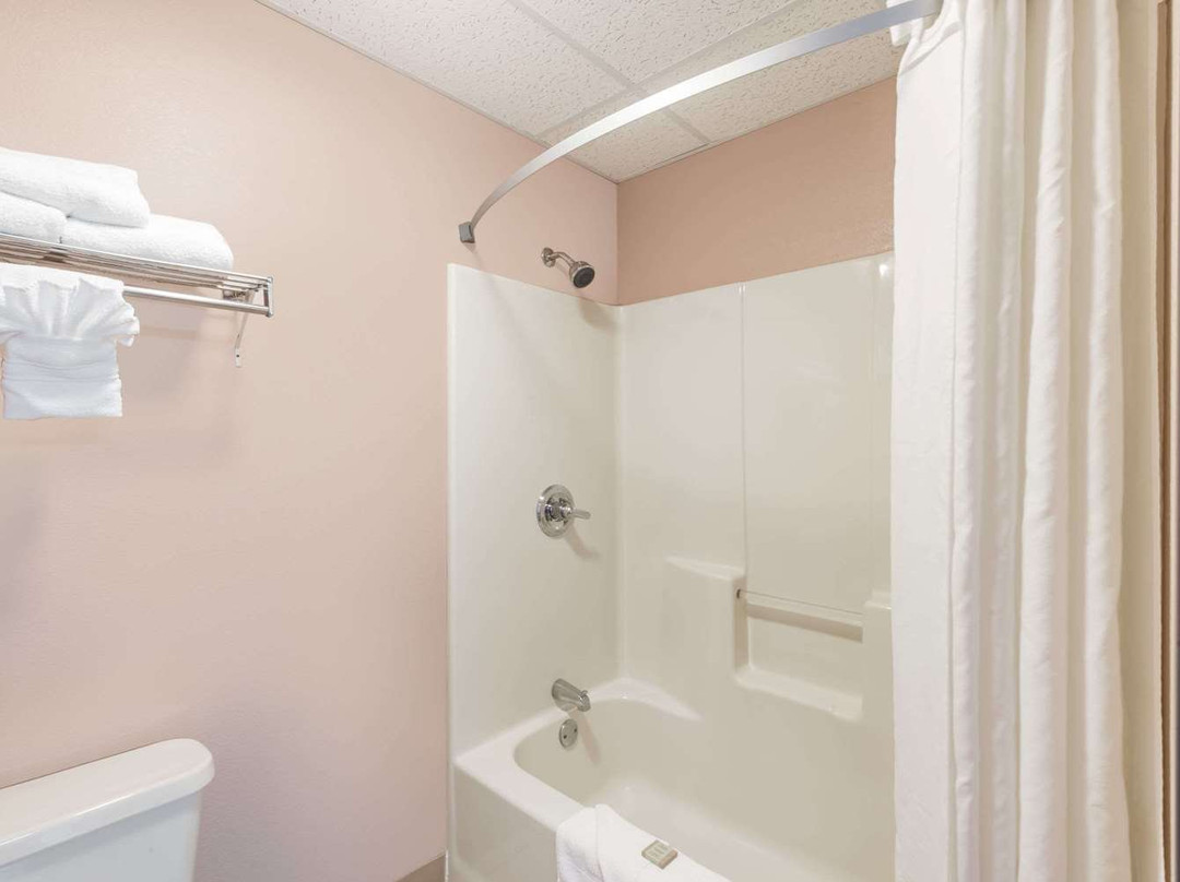 Super 8 by Wyndham Winfield/Quail Ridge Area主图