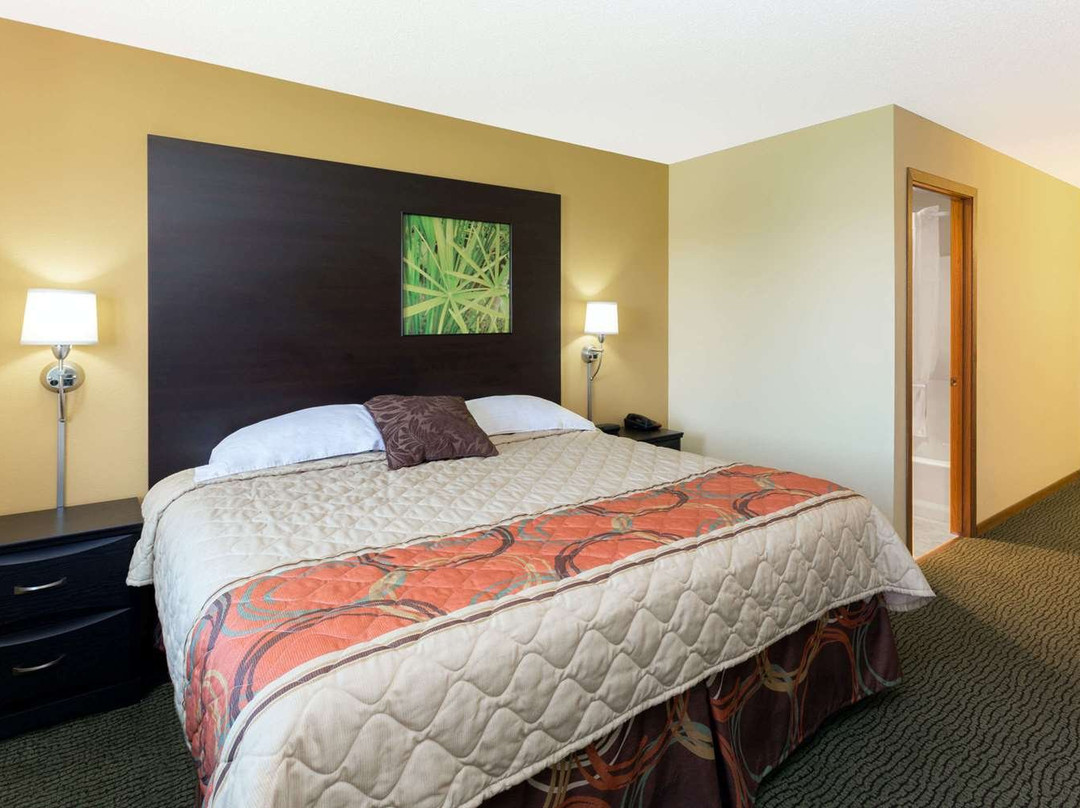 Super 8 by Wyndham Perry IA主图