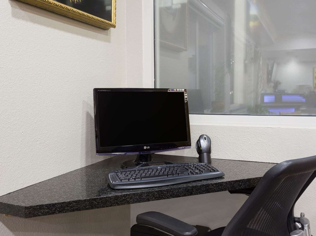 财神速8酒店主图