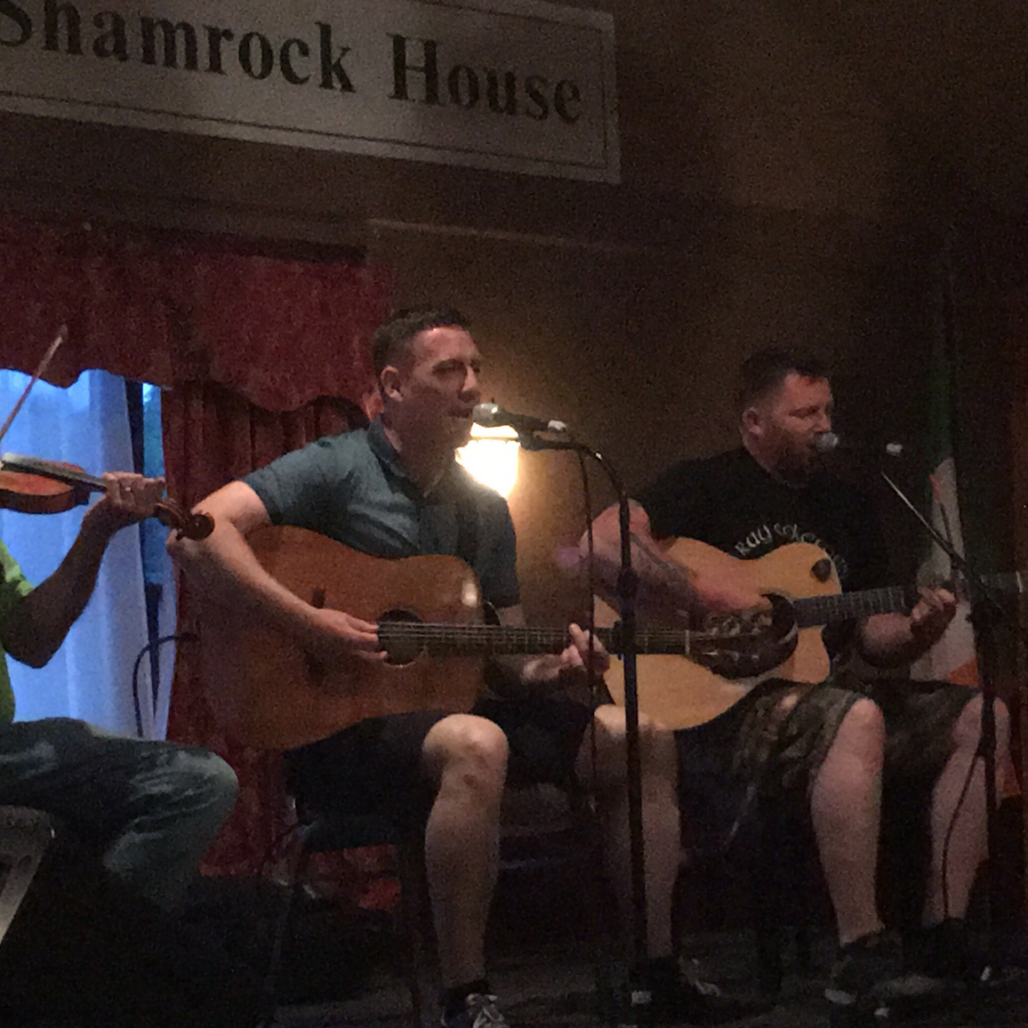 Shamrock House-官方