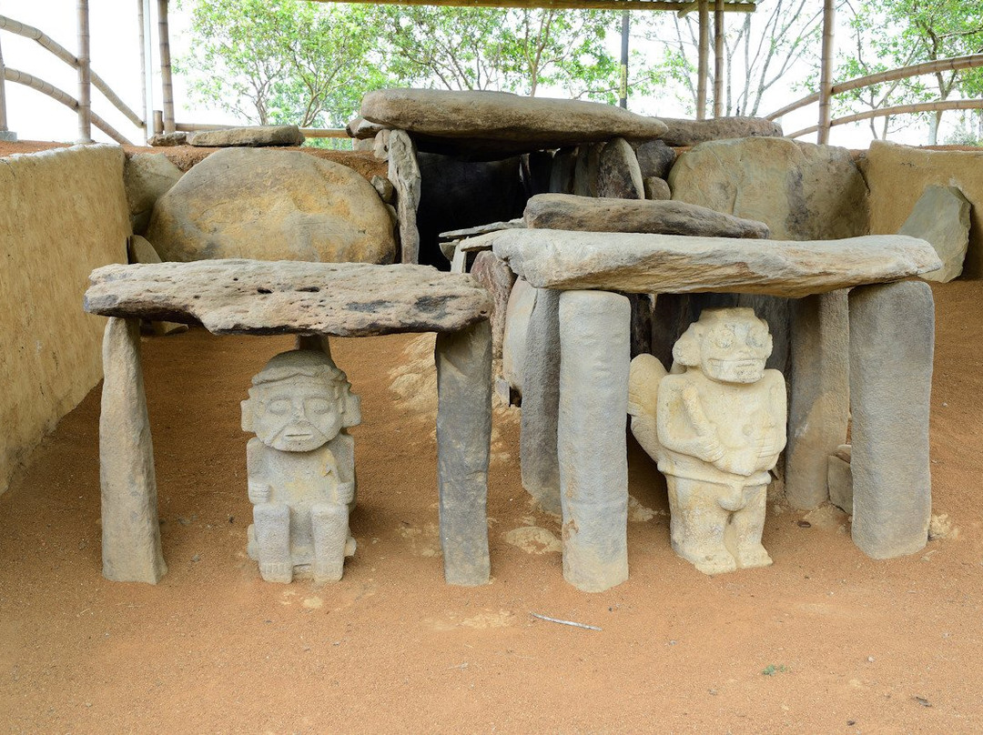 Alto de Las Piedras Archaeological Park-Isnos必去景点