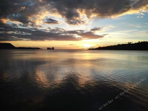 水晶宫酒店主图