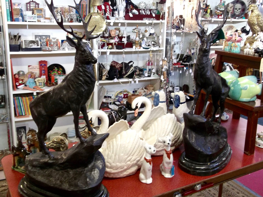 Crews Hill Vintage Emporium-伦敦必去景点