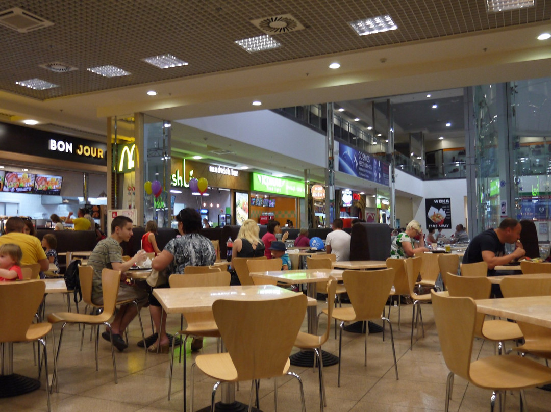Caravan Shopping and Entertainment Center景点图片